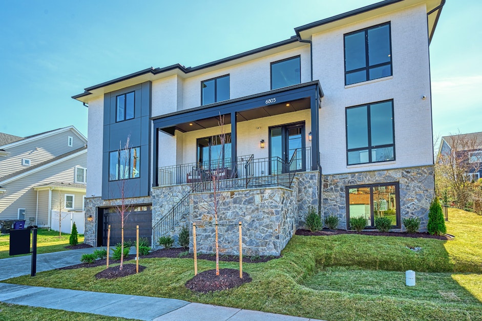 6805 Old Chesterbrook Rd, McLean, VA 22101, Presented by Ian Huang